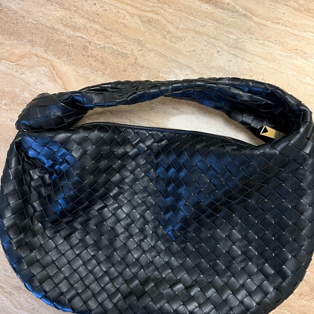 BOTTEGA VENETA
Jodie small knotted intrecciato leather tote